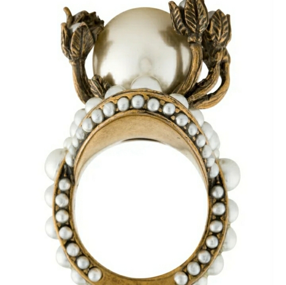 Authentic Gucci Faux Pearl Flower Cocktail Ring - Picture 3 of 8